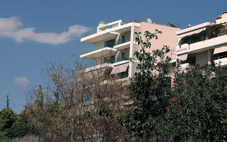 πληθώρα-επιλογών-για-καταβολή-φόρου-ε-561460255