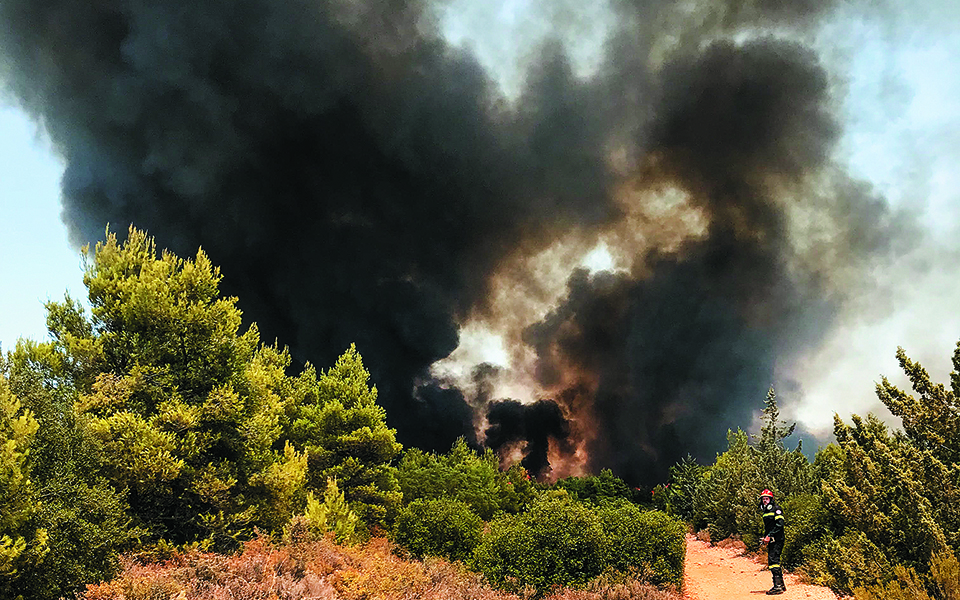 Φωτιές στην Αττική: «Νόμιζα ότι εδώ τελειώνουν όλα» – Εθελοντές δασοπυροσβέστες μιλούν στην «Κ» για την άνιση μάχη με τις φλόγες-1