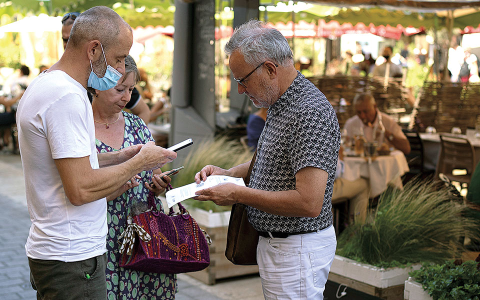 κορωνοϊός-υψώνουν-τείχη-κατά-της-μετά-561462850