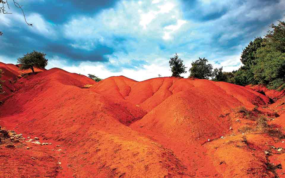 μαύρη-ζωή-χρυσή-γλώσσα-561466237