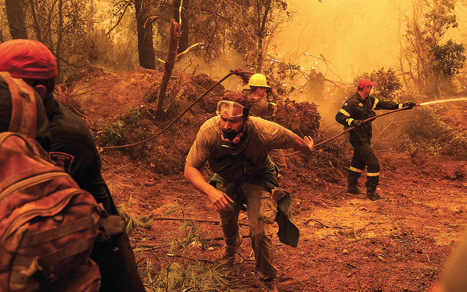 φωτιές-το-μαύρο-κουτί-της-καταστροφ-561462787