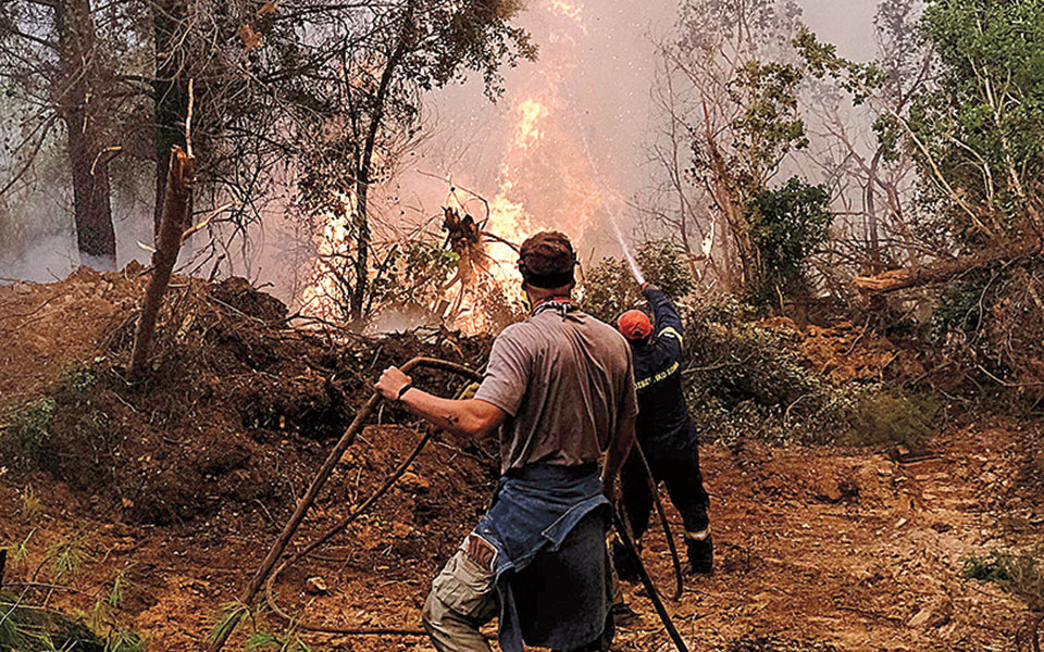 μετωπική-επίθεση-για-τις-φωτιές-ετοιμ-561462508