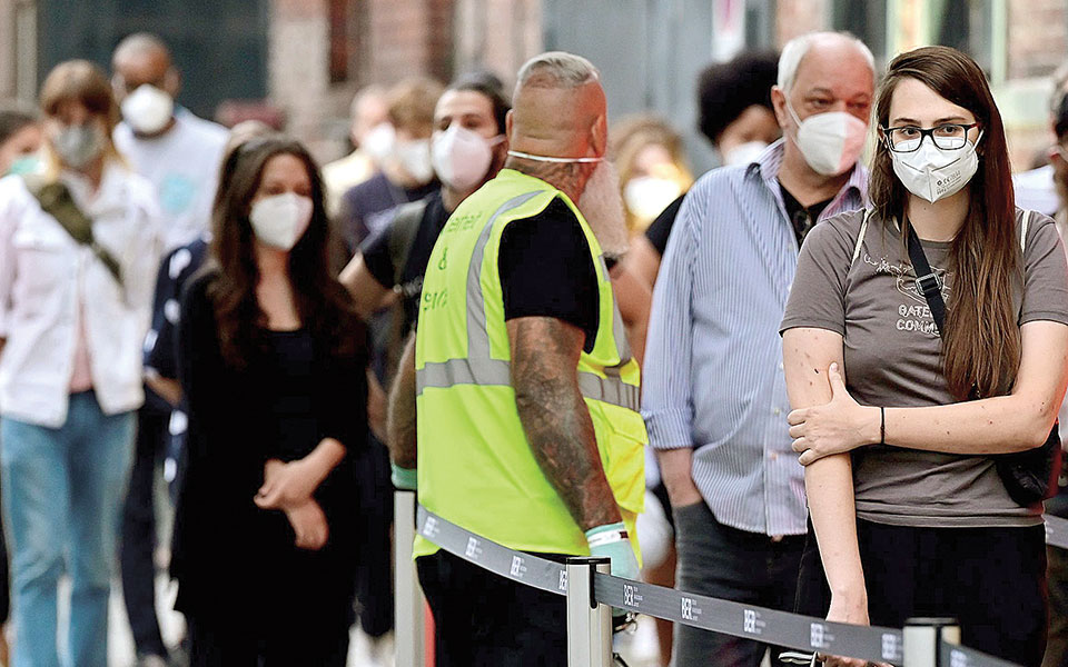 κορωνοϊός-αναπόφευκτο-το-τέταρτο-κύμ-561464746