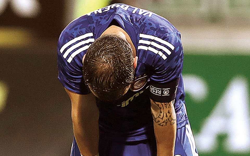 βαρύ-το-πλήγμα-για-τον-ολυμπιακό-561464374