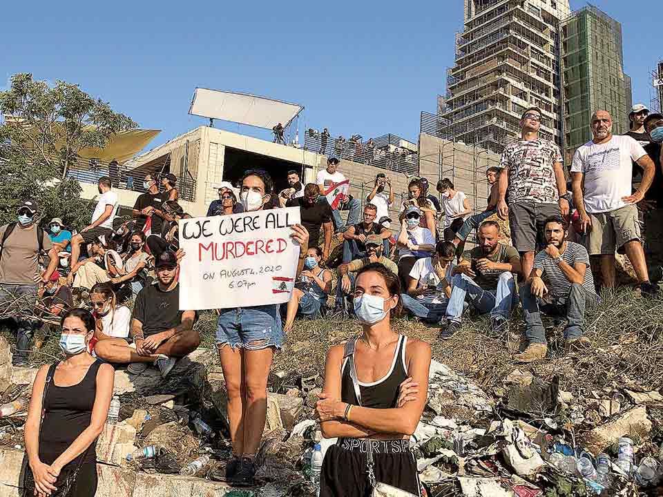 Η Βηρυτός παραμένει ακόμα βαριά πληγωμένη-1