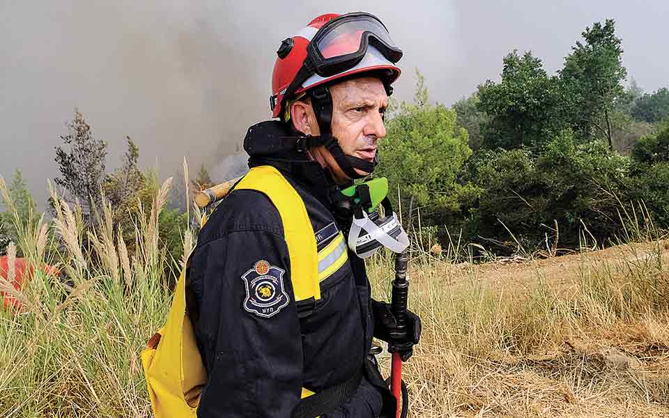 Έσπευσαν να σταθούν πλάι μας-1