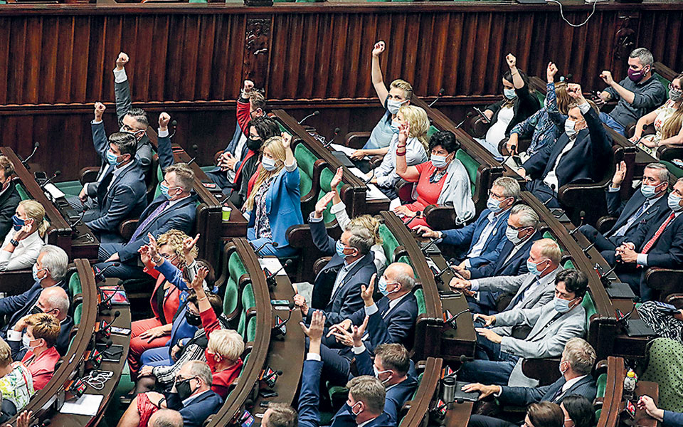έντονη-αντίδραση-από-ισραήλ-κατά-πολω-561465154