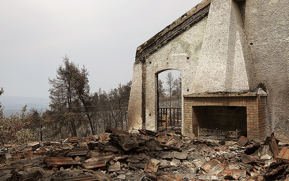 φωτιές-νέες-ταυτότητες-για-πυρόπληκτ-561465556