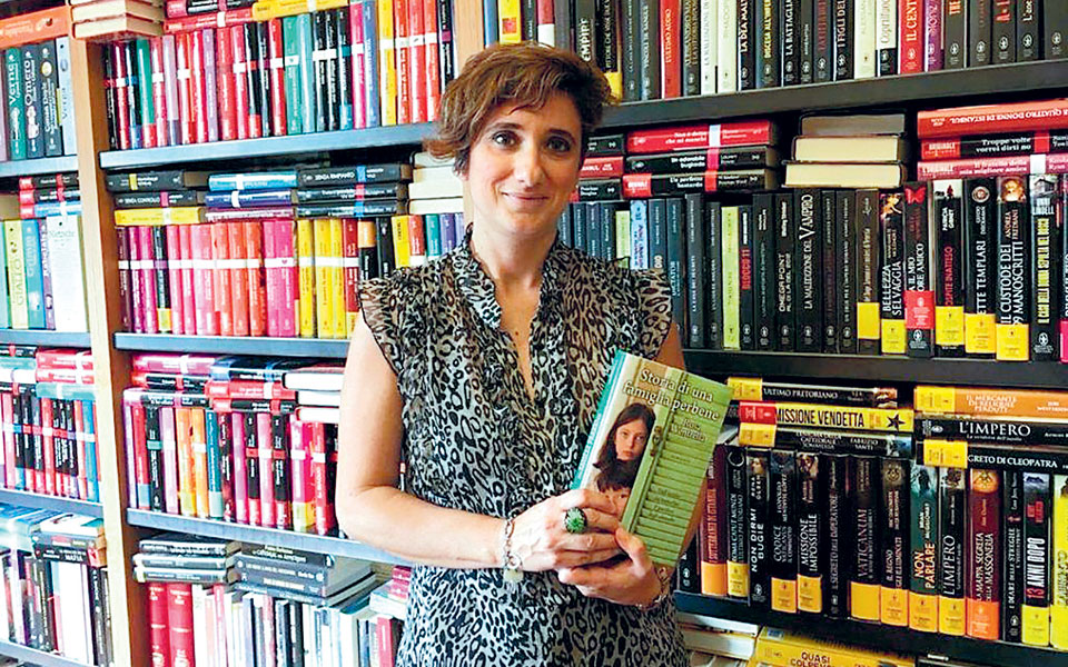 η-ρόζα-βεντρέλλα-και-η-οικογένεια-στη-ν-561468133