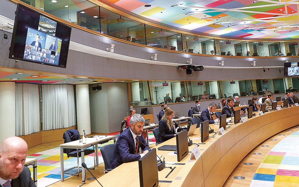 βλέπουν-τραγωδία-στην-καμπούλ-561468574