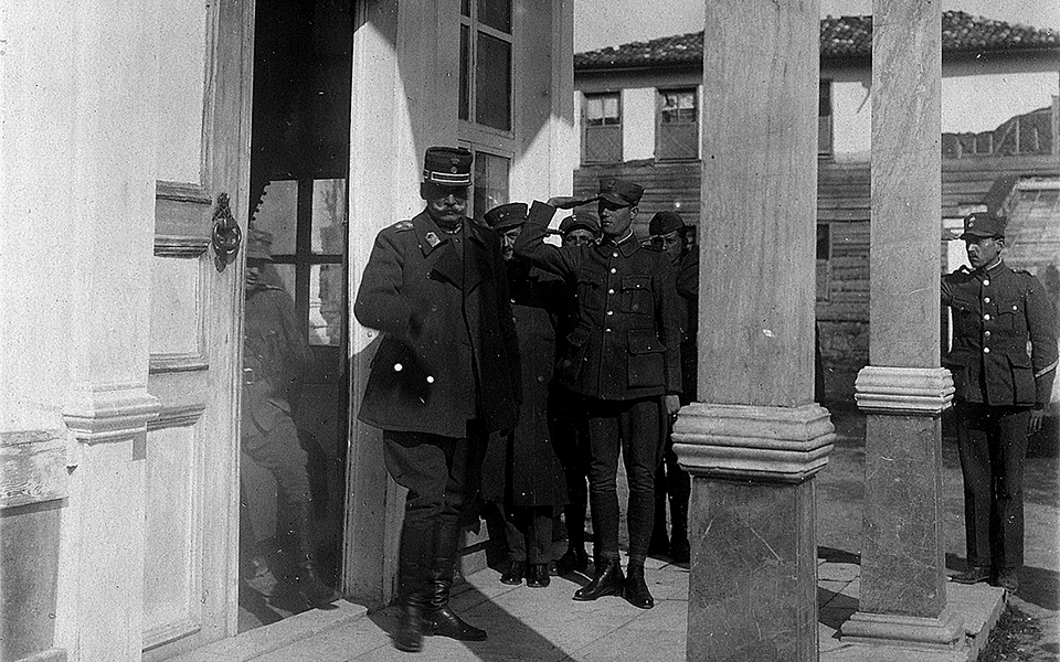 μεγάλη-εμπειρία-φτωχές-γνώσεις-561471190