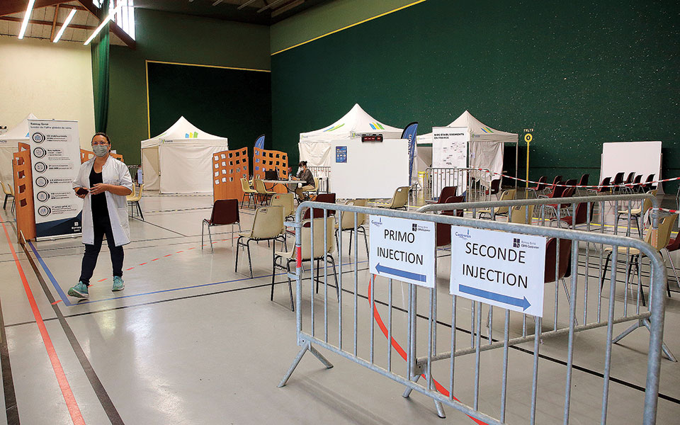 η-δέλτα-πιέζει-προς-ενισχυτική-δόση-561468733