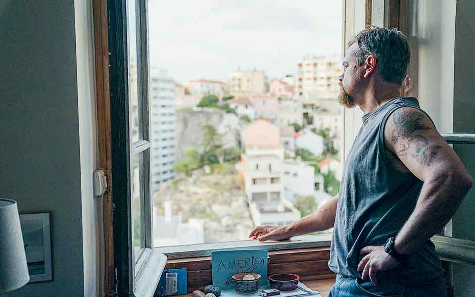 Νέες ταινίες: Αντιήρωες κόμικς, πατέρας εν δράσει-1