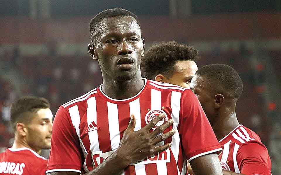 με-το-ένα-πόδι-στους-ομίλους-ο-ολυμπιακ-561470293