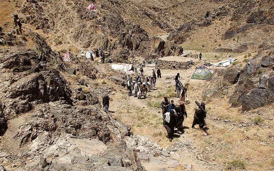 υπό-τον-έλεγχο-των-ταλιμπάν-ορυκτός-πλ-561470788