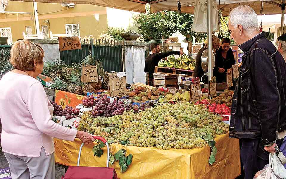 η-πείνα-απειλεί-πλέον-φτωχά-νοικοκυρι-561470809
