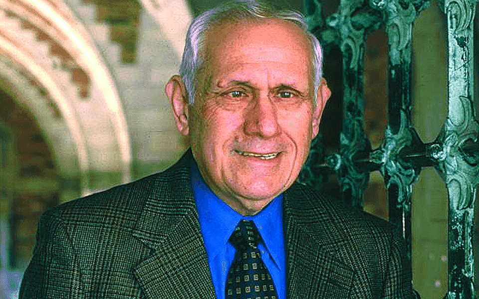 ο-επίμονος-μελετητής-του-πελοποννησι-561471535