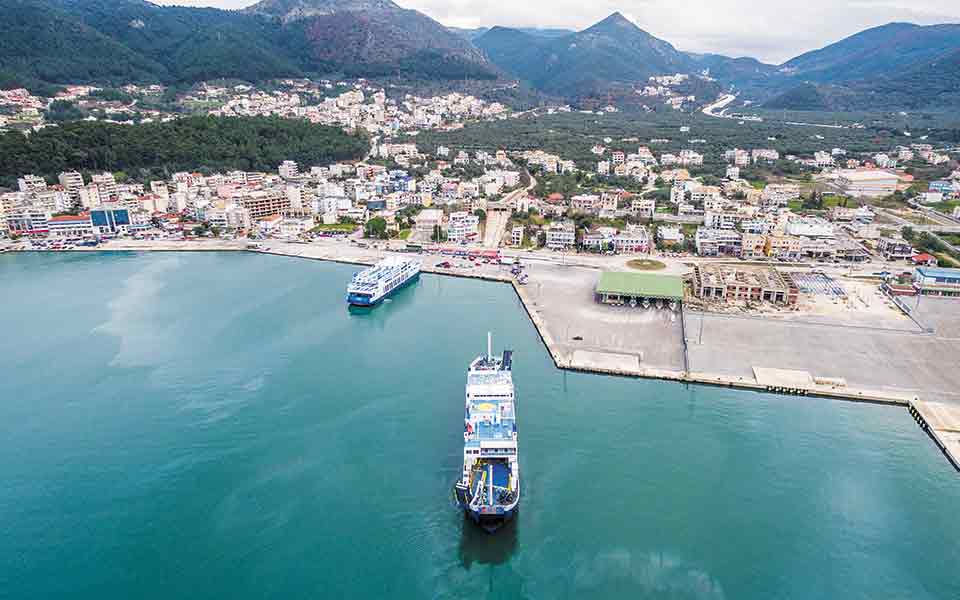 μάχη-ακτοπλόων-για-τους-λιμένες-ηγουμ-561473470