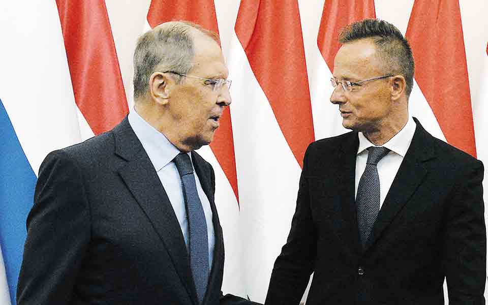 ακροβασίες-ορμπαν-μεταξύ-ε-ε-και-ρωσία-561474832