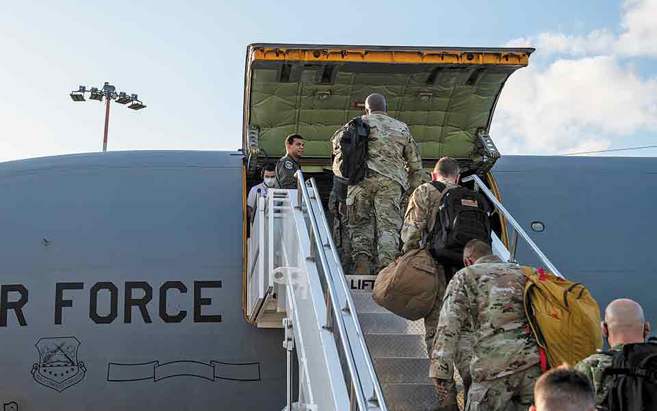 αφγανιστάν-φεύγουν-όπως-όπως-οι-ηπα-561475537