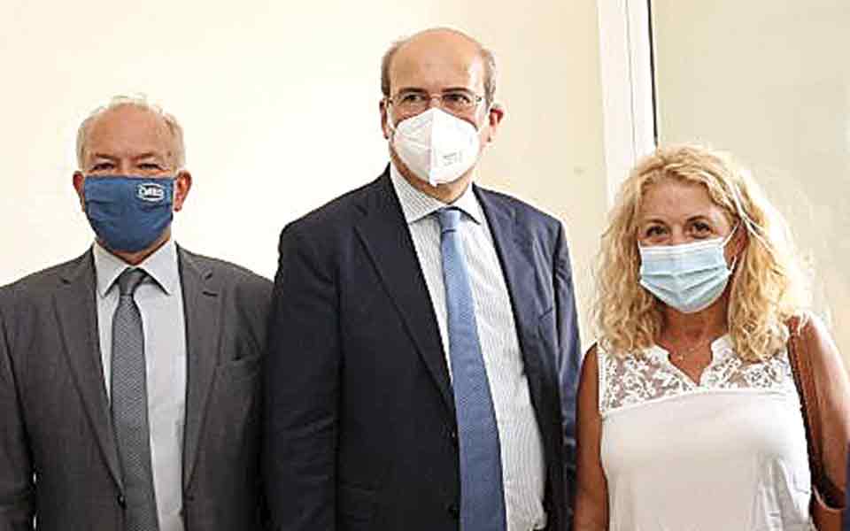 καθυστέρησαν-μόλις-14-έτη-561477121