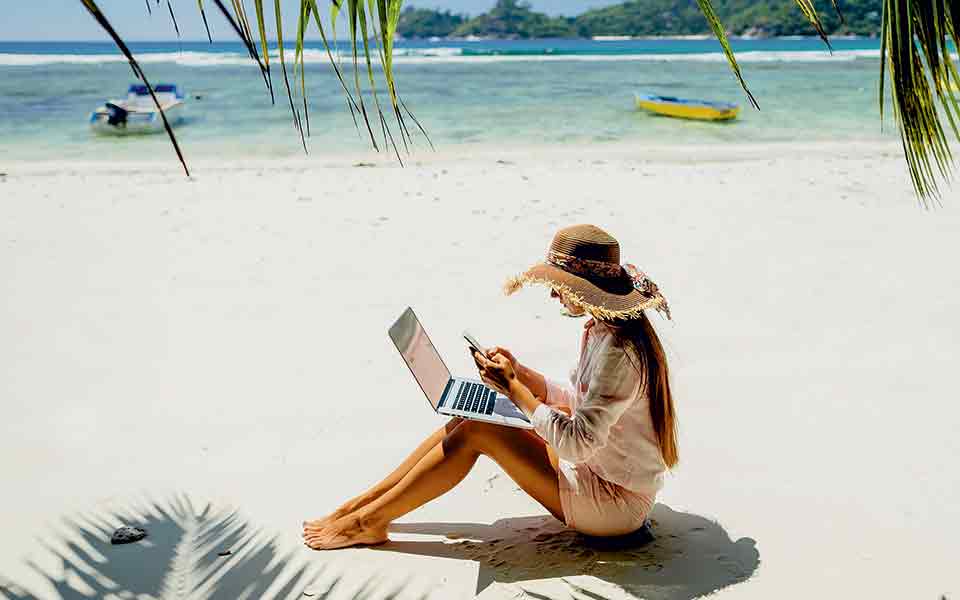 ψηφιακοί-νομάδες-εισοδηματικά-κριτή-561477139