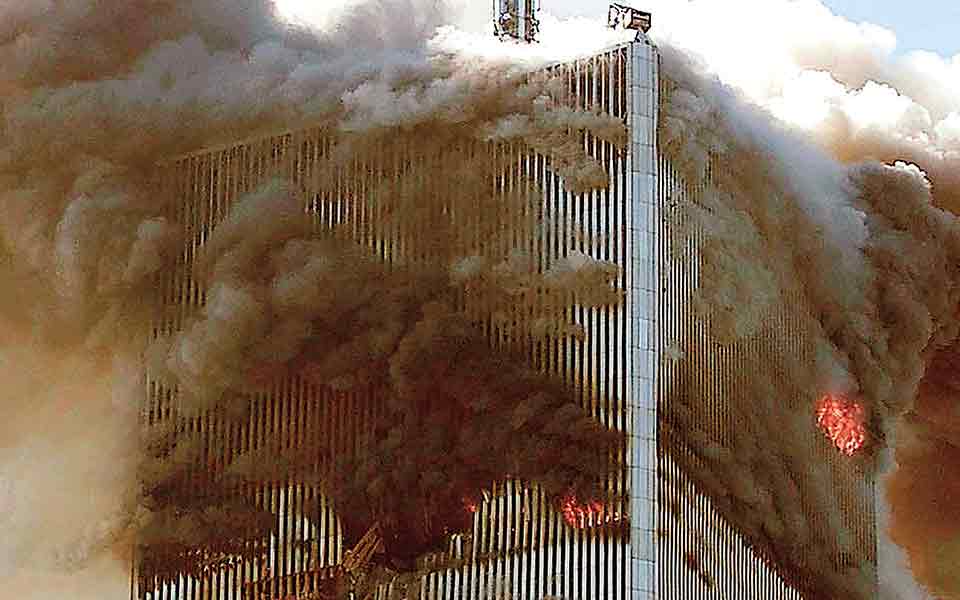 εθνική-ασφάλεια-όταν-ο-σκύλος-κυνηγάε-561477703