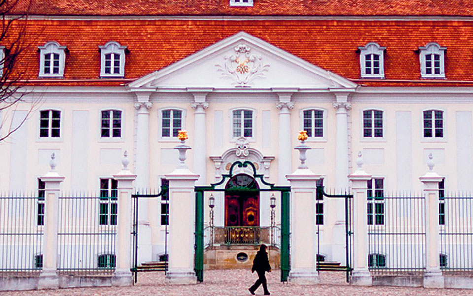 η-ασημαντότητα-του-ανακτόρου-μέζεμπε-561480115