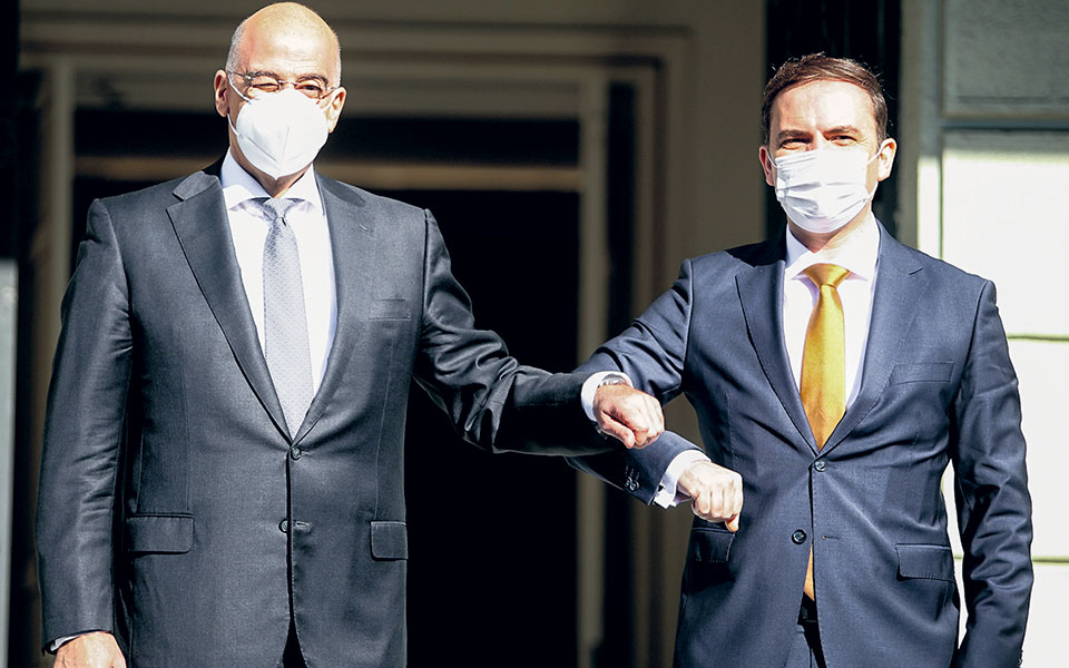 αναθέρμανση-των-σχέσεων-με-βόρεια-μακ-561479935