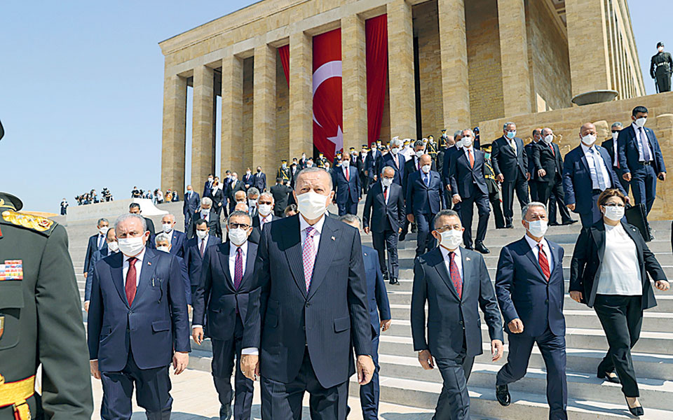 νέο-επιθετικό-drone-παρουσίασε-ο-ερντογάν-561480166