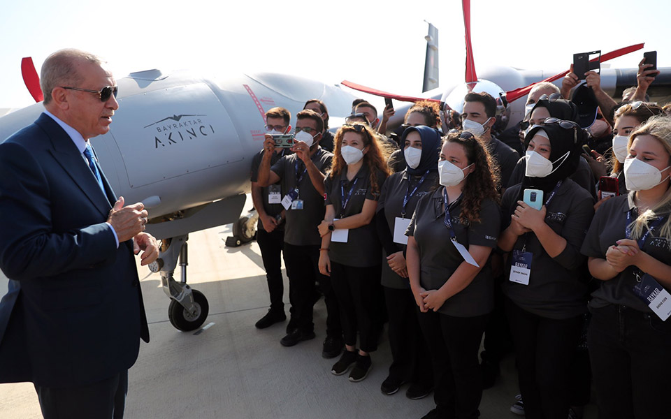 ερντογάν-όποιος-θέλει-να-μετακινήσε-561479449