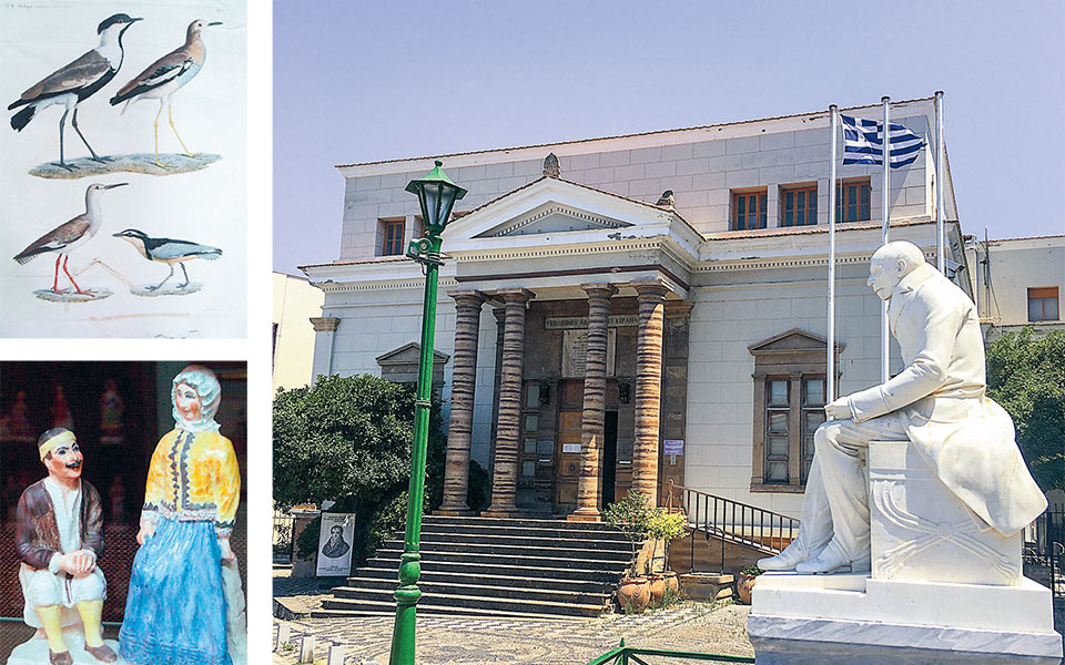 ιστορική-βιβλιοθήκη-κοραής-ένα-κρυ-561455443