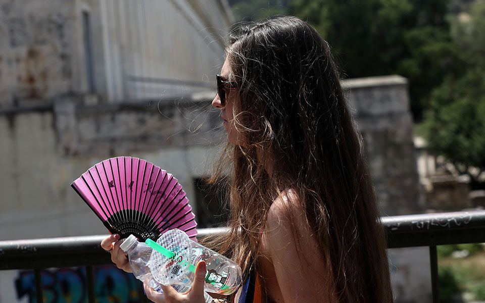 καύσωνας-μέτρα-και-συστάσεις-της-πολι-561454966