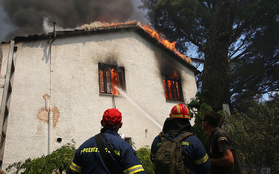 φωτιές-σχέδιο-ανασυγκρότησης-σε-τρει-561463522