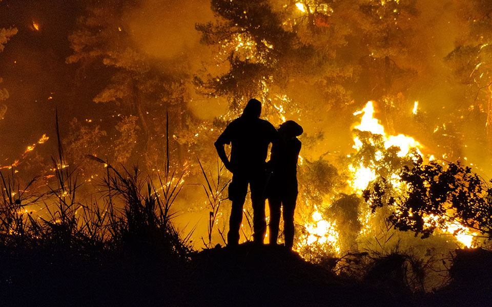 φωτιά-στην-εύβοια-ήθελαν-να-φύγουμε-α-561463402
