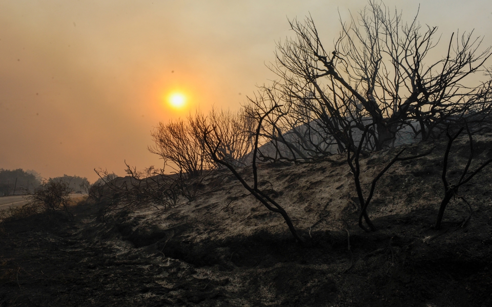 φωτιά-στη-ρόδο-σε-κατάσταση-έκτακτης-α-561454786