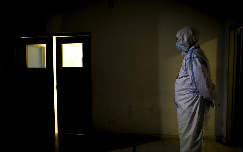 κορωνοϊός-1-888-νέα-κρούσματα-17-θάνατοι-241-δι-561467119