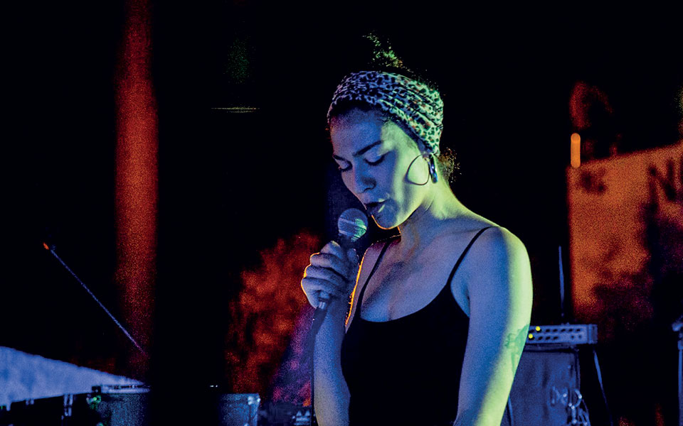 θηλυκό-ραπ-561473587