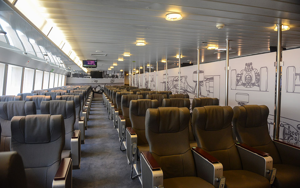 Στις Κυκλάδες με το ταχύπλοο των ρεκόρ-2