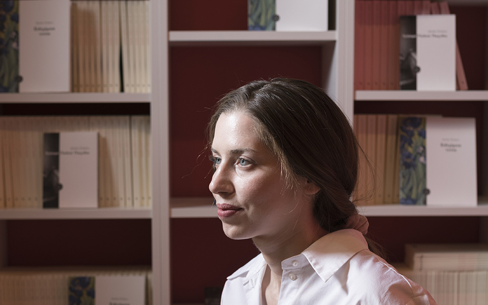 Με κάποιον τρόπο μαγικό, η ποίηση εισβάλλει-1