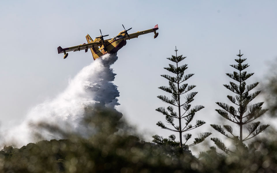 φωτιά-στην-ηλεία-εκκενώνονται-άλλες-τ-561457222