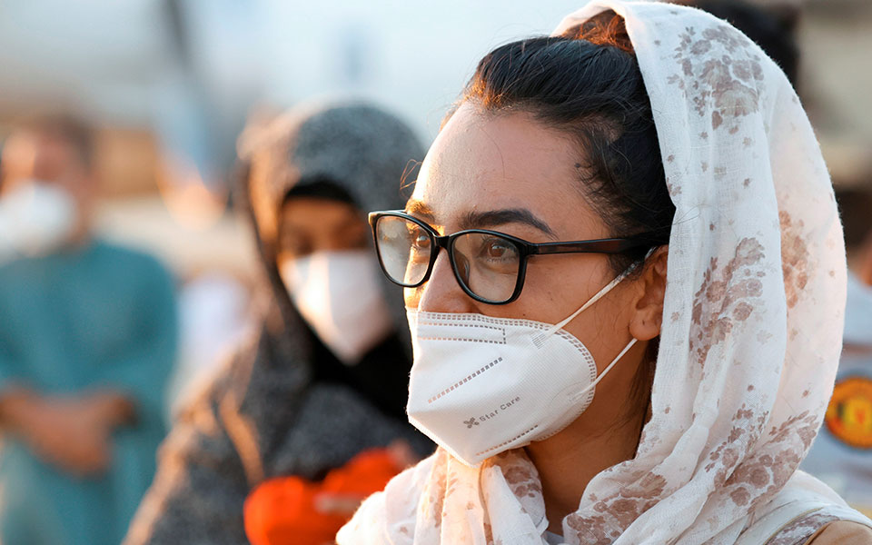 κραυγή-αγωνίας-μην-εγκαταλείψετε-το-α-561473182