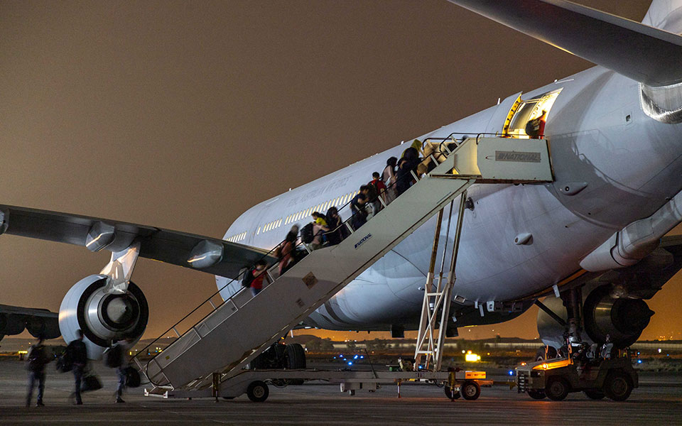 ηπα-13-400-άνθρωποι-απομακρύνθηκαν-την-τετ-561476086