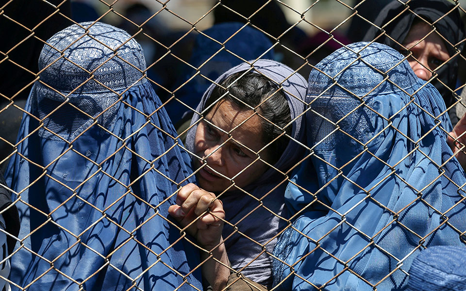 Φόβοι για ανθρωπιστική καταστροφή από την επέλαση των Ταλιμπάν-1