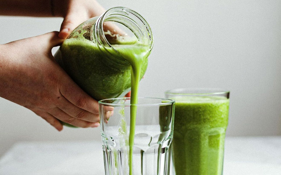 χυμός-με-σέλερι-βοηθά-στην-απώλεια-βάρ-561480823