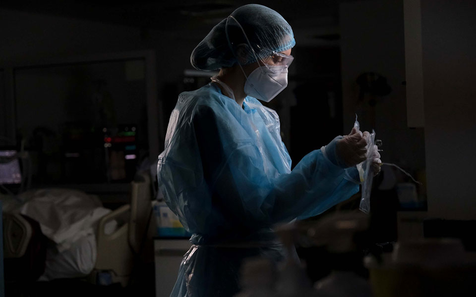 κορωνοϊός-3-628-νέα-κρούσματα-22-θάνατοι-344-δι-561480439