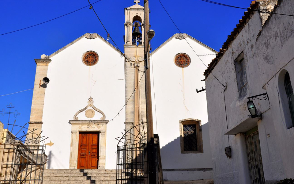 ο-πατήρ-καλιοντζάκης-στην-κ-για-την-π-561475894