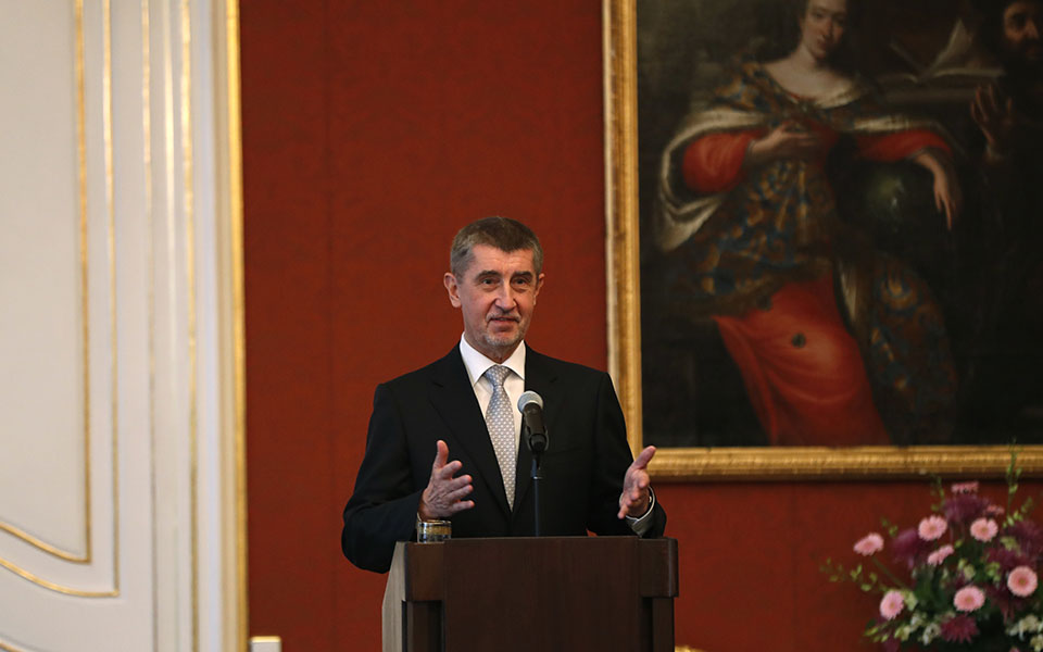 πέταξαν-αυγά-στον-τσέχο-πρωθυπουργό-α-561461353