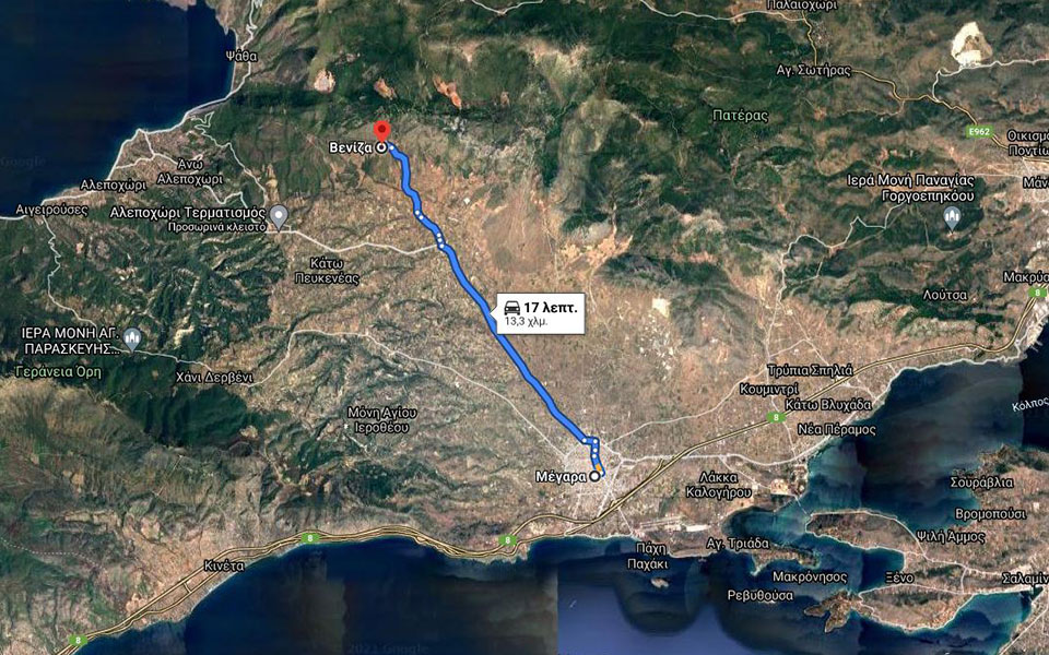 φωτιά-στα-βίλια-εκκενώνεται-ο-οικισμό-561467602