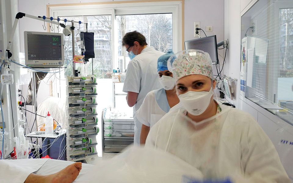 σκέρτσος-οι-ανεμβολίαστοι-άνω-των-60-ετ-561474925